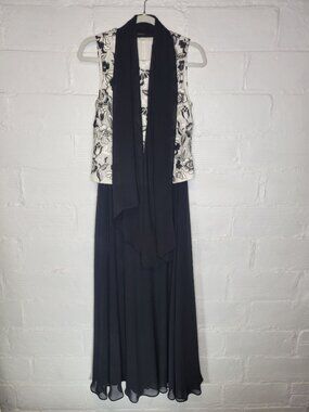 Alex Evenings Women's Size 6 Maxi Dress Sleeveless Attached 2 Piece with Scarf